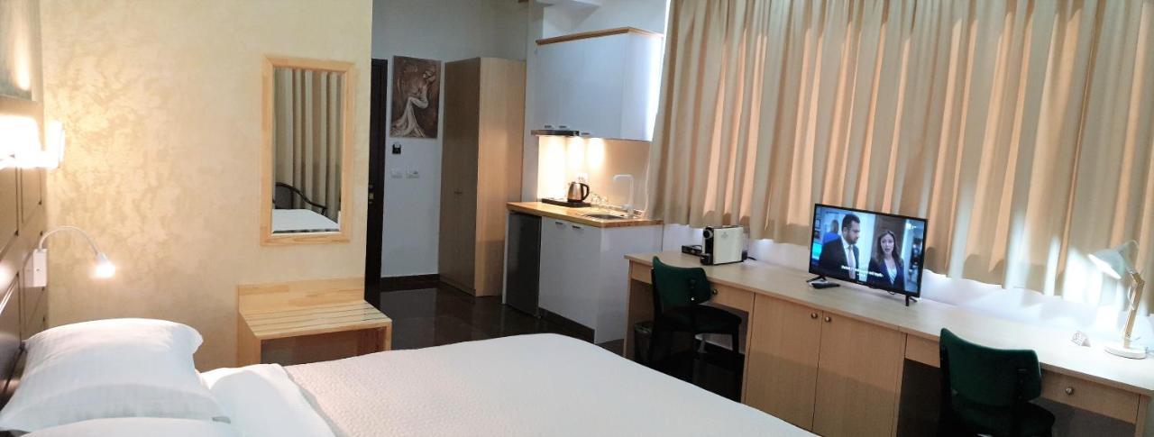 Comfort Hotel Fier Exterior foto